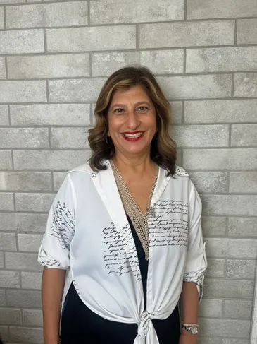 Aura Valdez master colorist and stylist